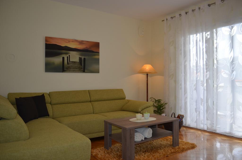 Apartments Mihalic Baška Стая снимка