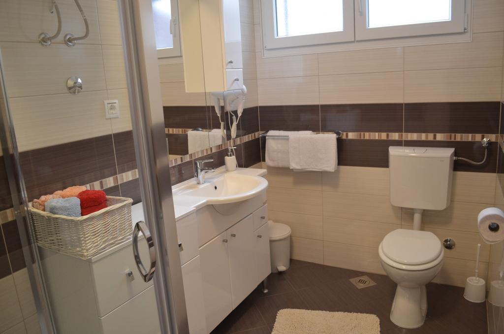 Apartments Mihalic Baška Стая снимка