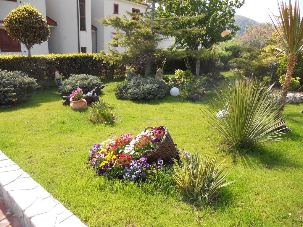 Apartments Mihalic Baška Екстериор снимка